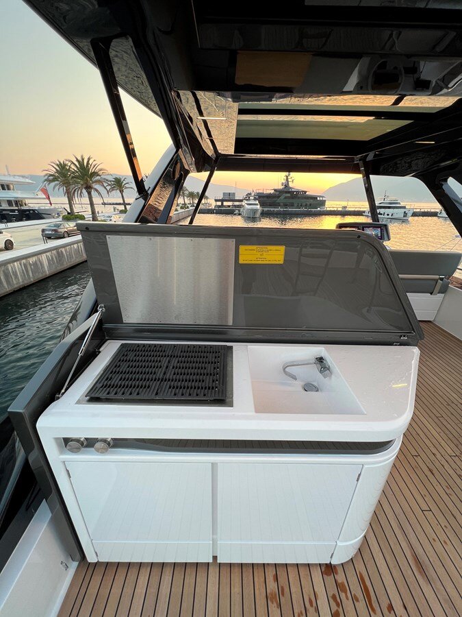 2023-ferretti-yachts-73-2-97dccc