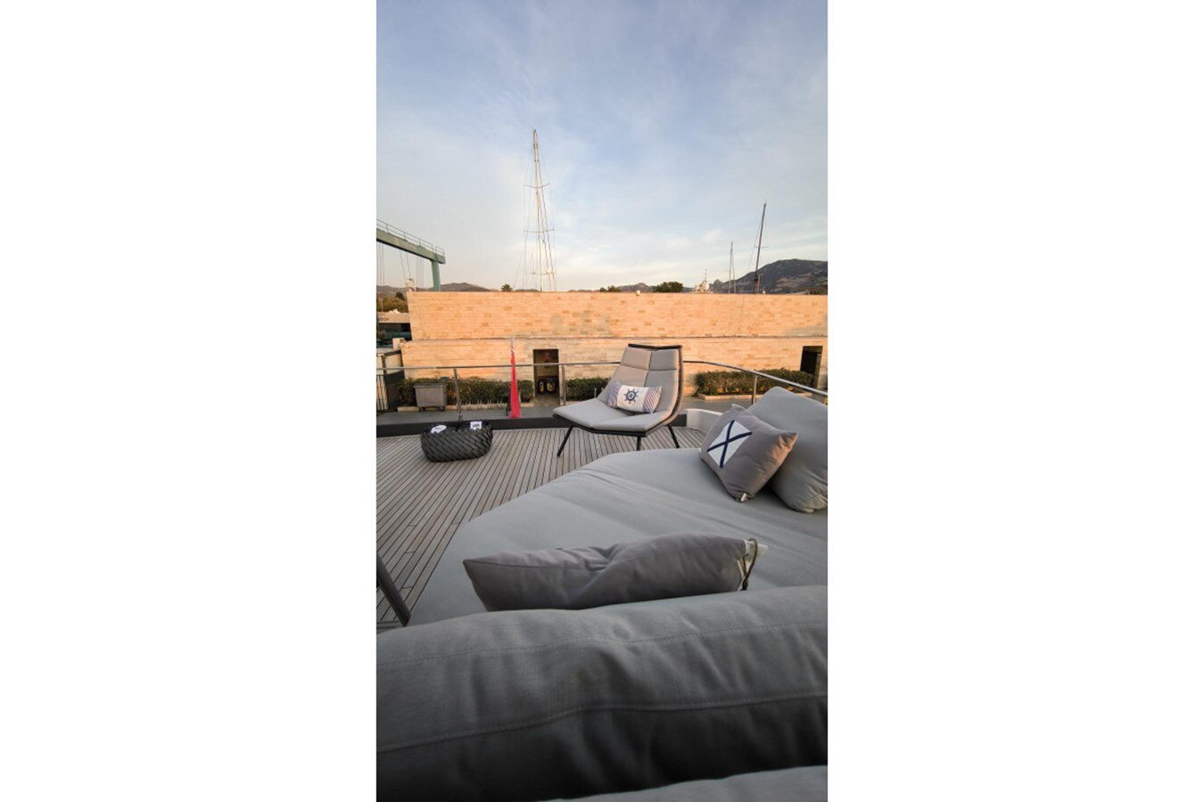 2023-ferretti-yachts-78-06313a