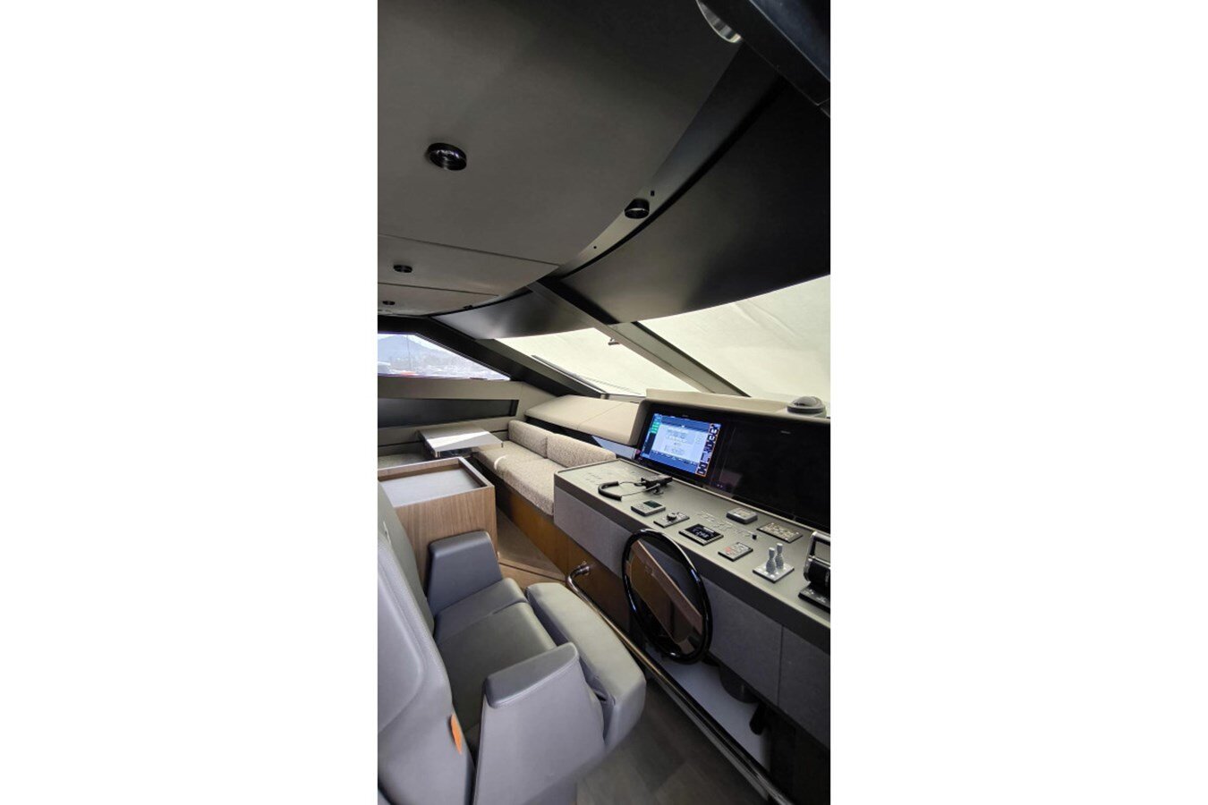 2023-ferretti-yachts-78-06313a