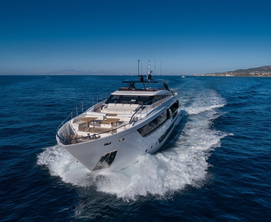 2023-ferretti-yachts-98-11-5cb00e