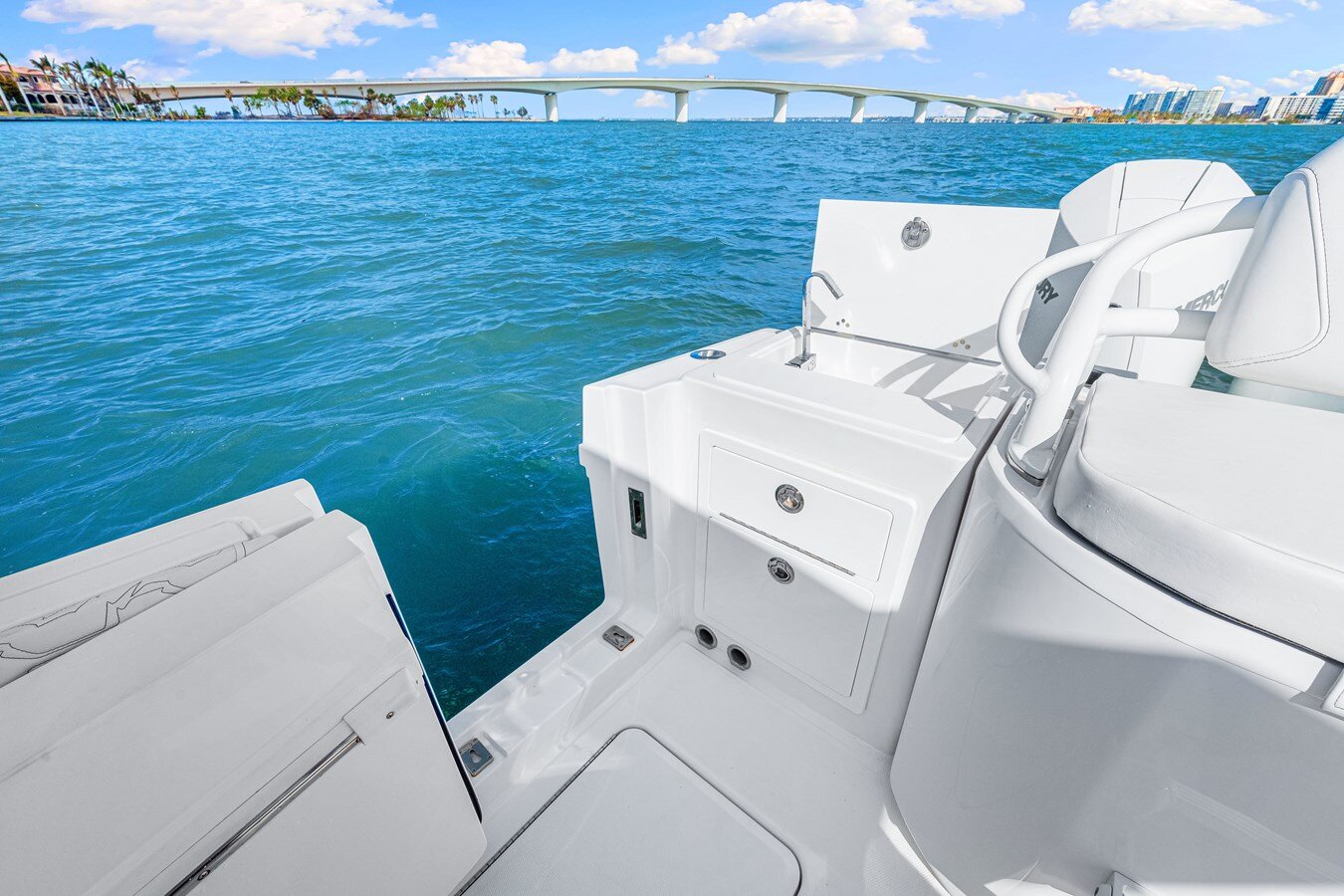 2023-fountain-32-cac4fe