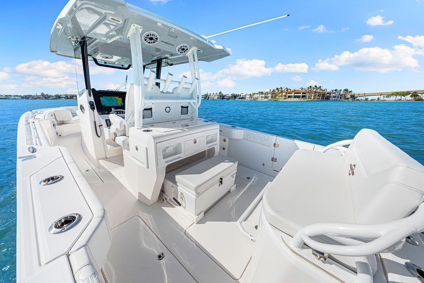 2023-fountain-32-cac4fe