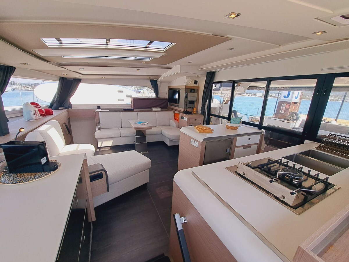 2023 FOUNTAINE PAJOT 51'