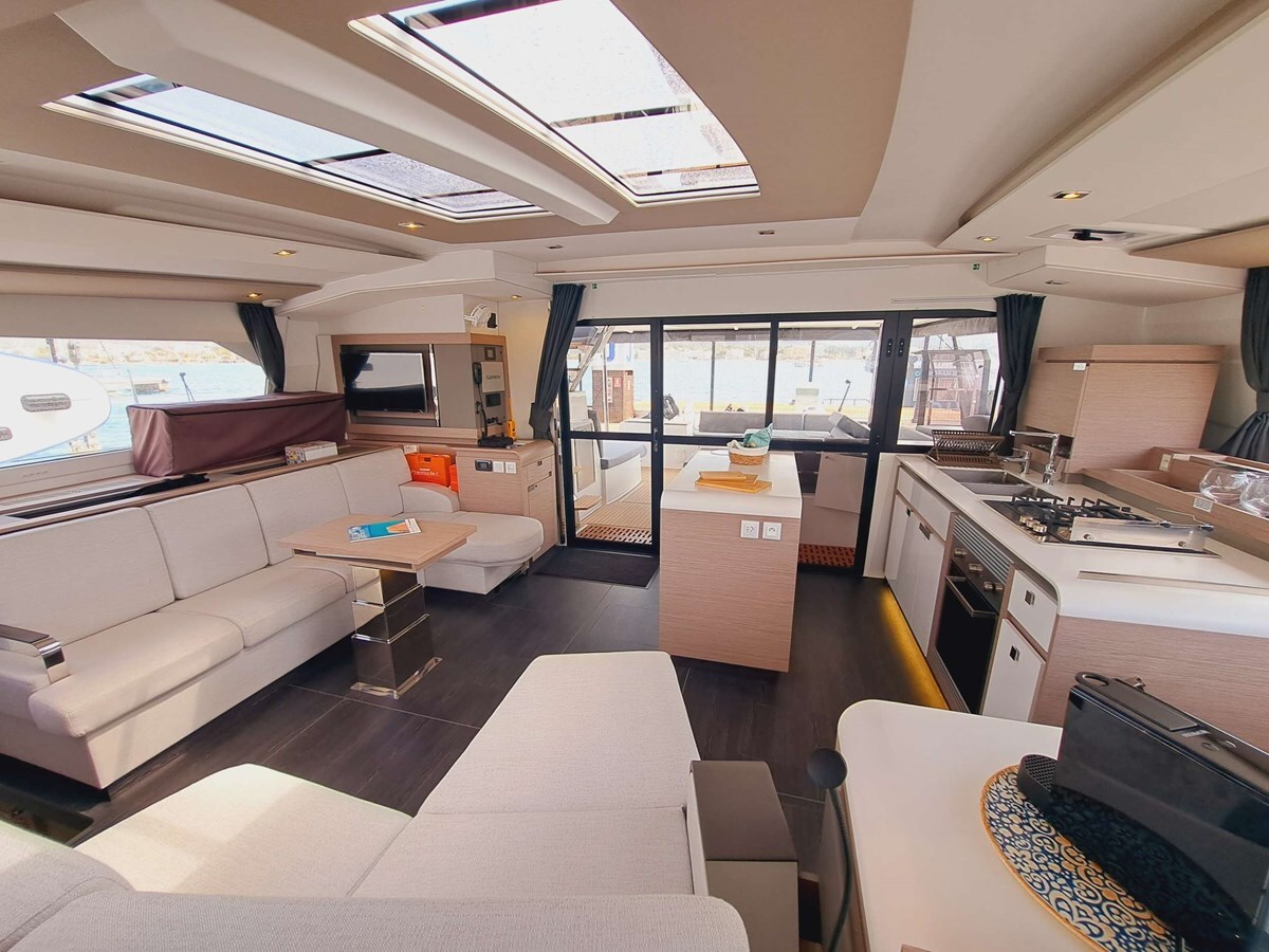 2023 FOUNTAINE PAJOT 51'