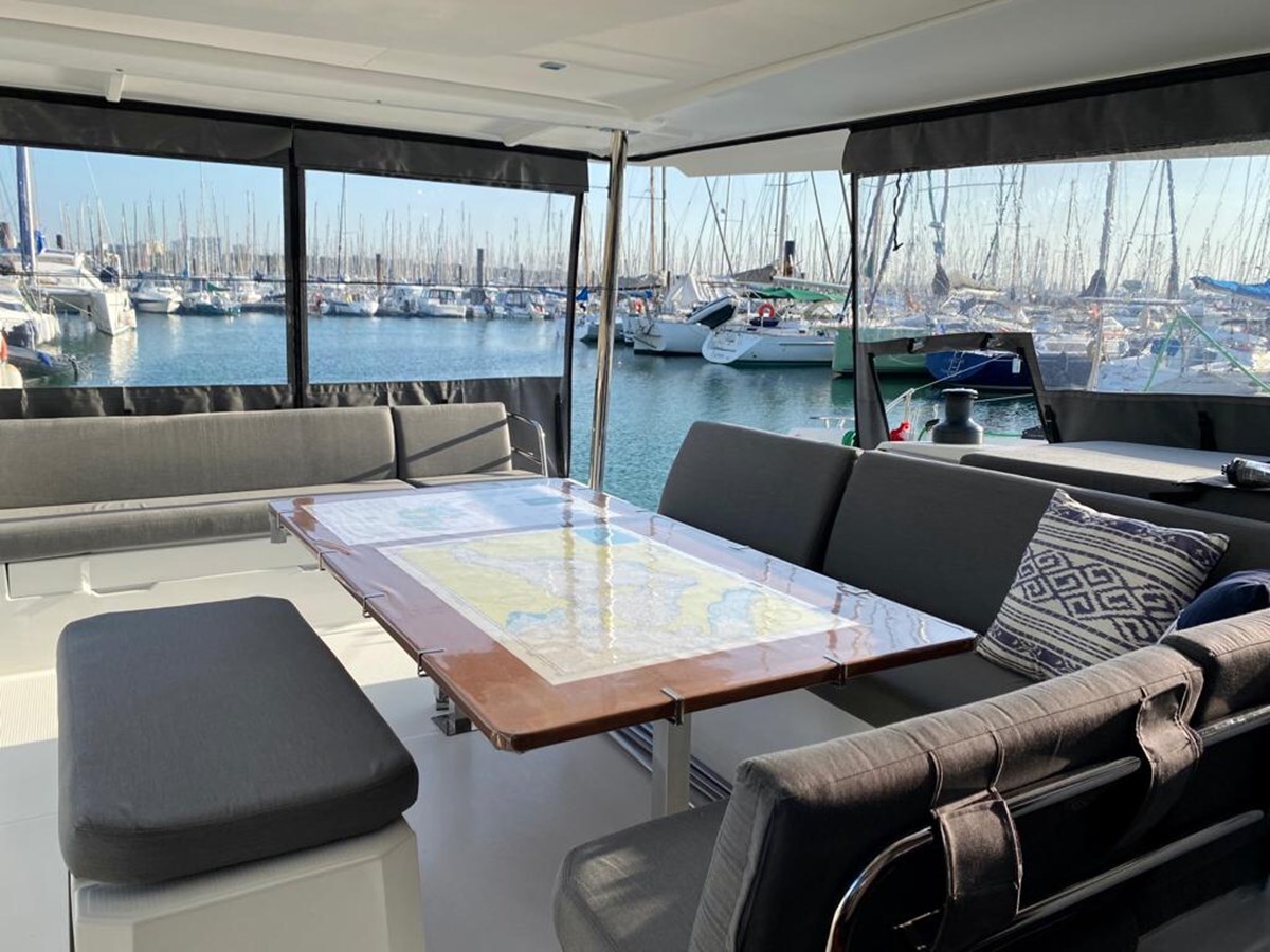 2023-fountaine-pajot-51-5384a5