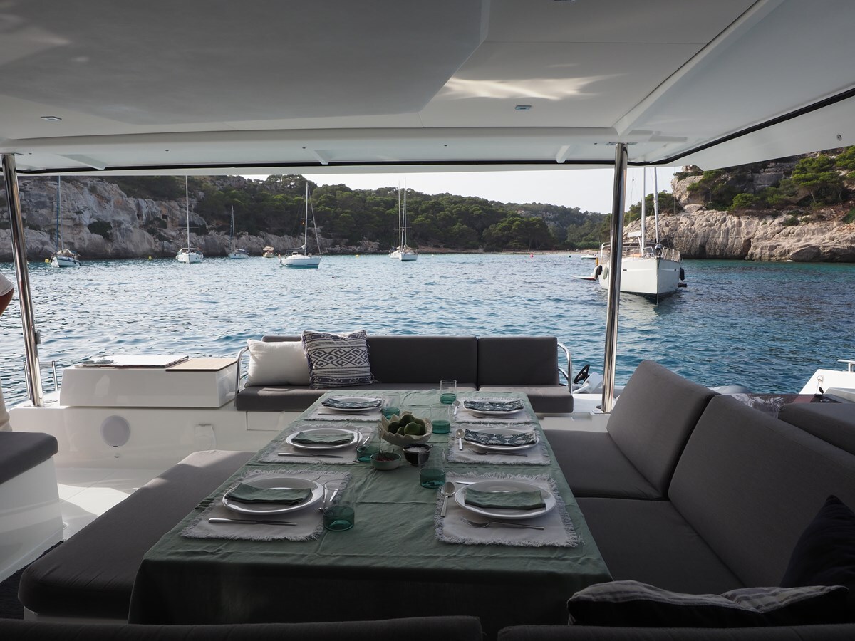 2023-fountaine-pajot-51-5384a5