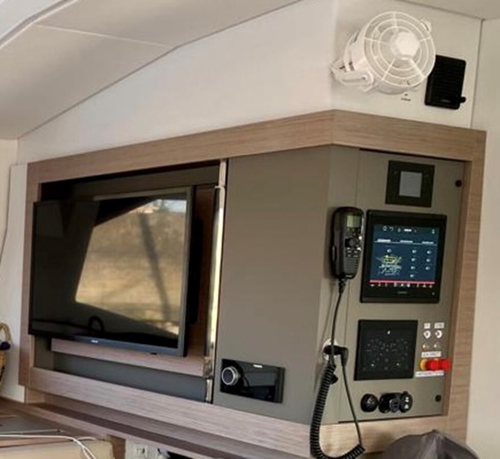 2023-fountaine-pajot-51-5384a5