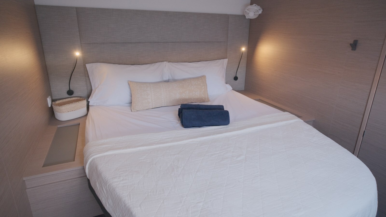 2023-fountaine-pajot-51-5384a5