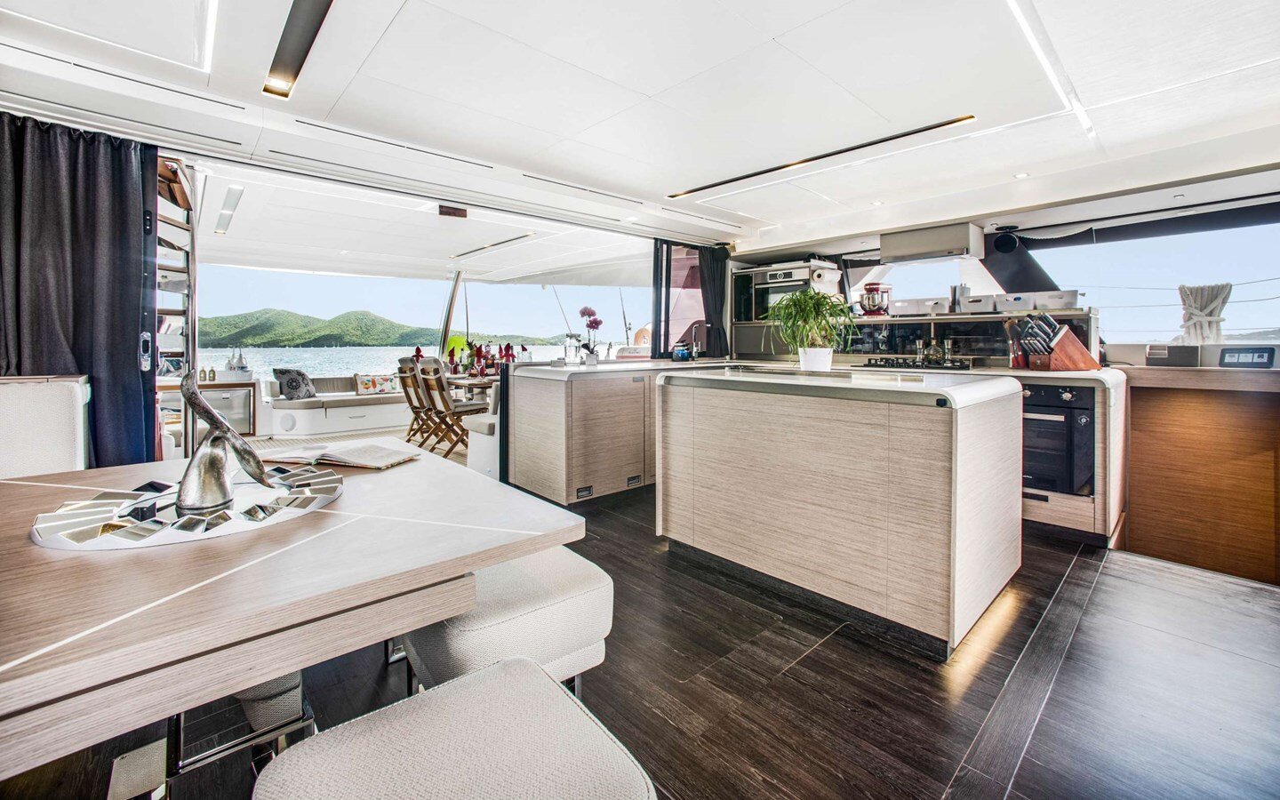 2023 FOUNTAINE PAJOT 67'