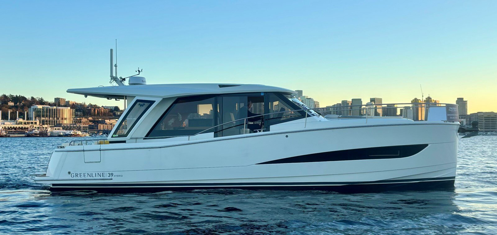 2023-greenline-39-3b6ce7