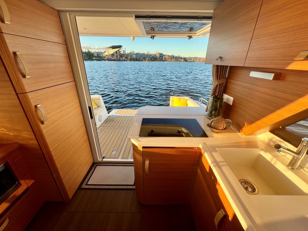 2023-greenline-39-3b6ce7