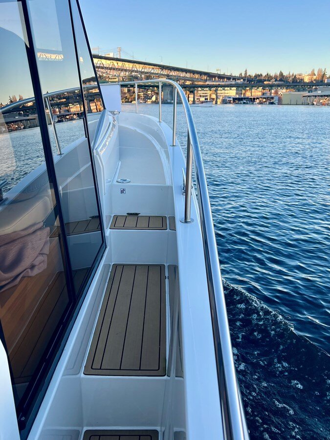 2023-greenline-39-3b6ce7