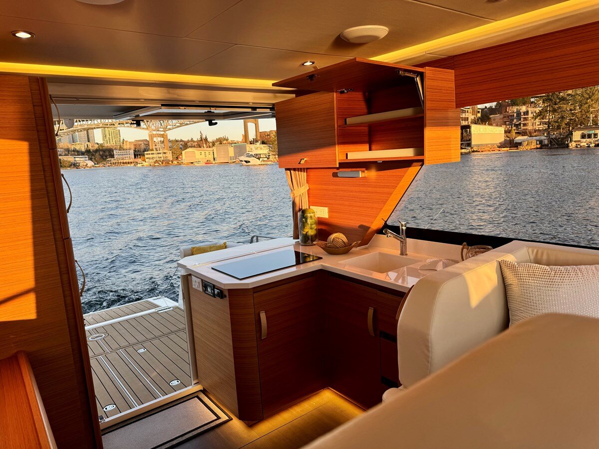 2023-greenline-39-3b6ce7