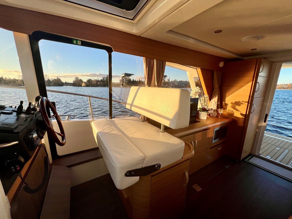 2023-greenline-39-3b6ce7