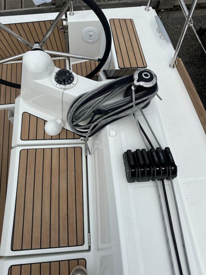 2023-jeanneau-33-11-8a4e0c