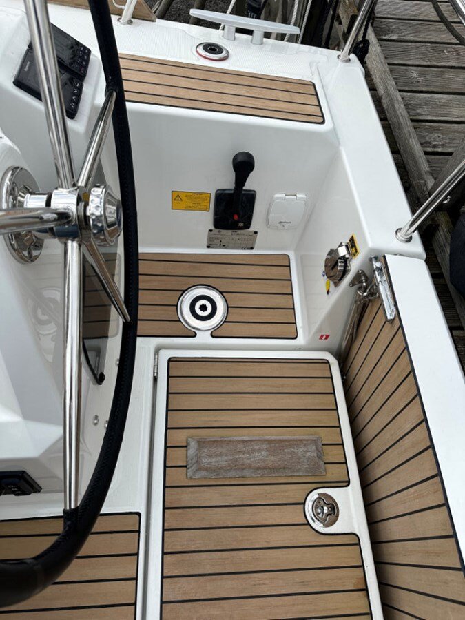 2023-jeanneau-33-11-8a4e0c