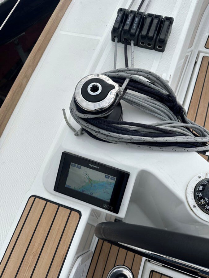 2023-jeanneau-33-11-8a4e0c