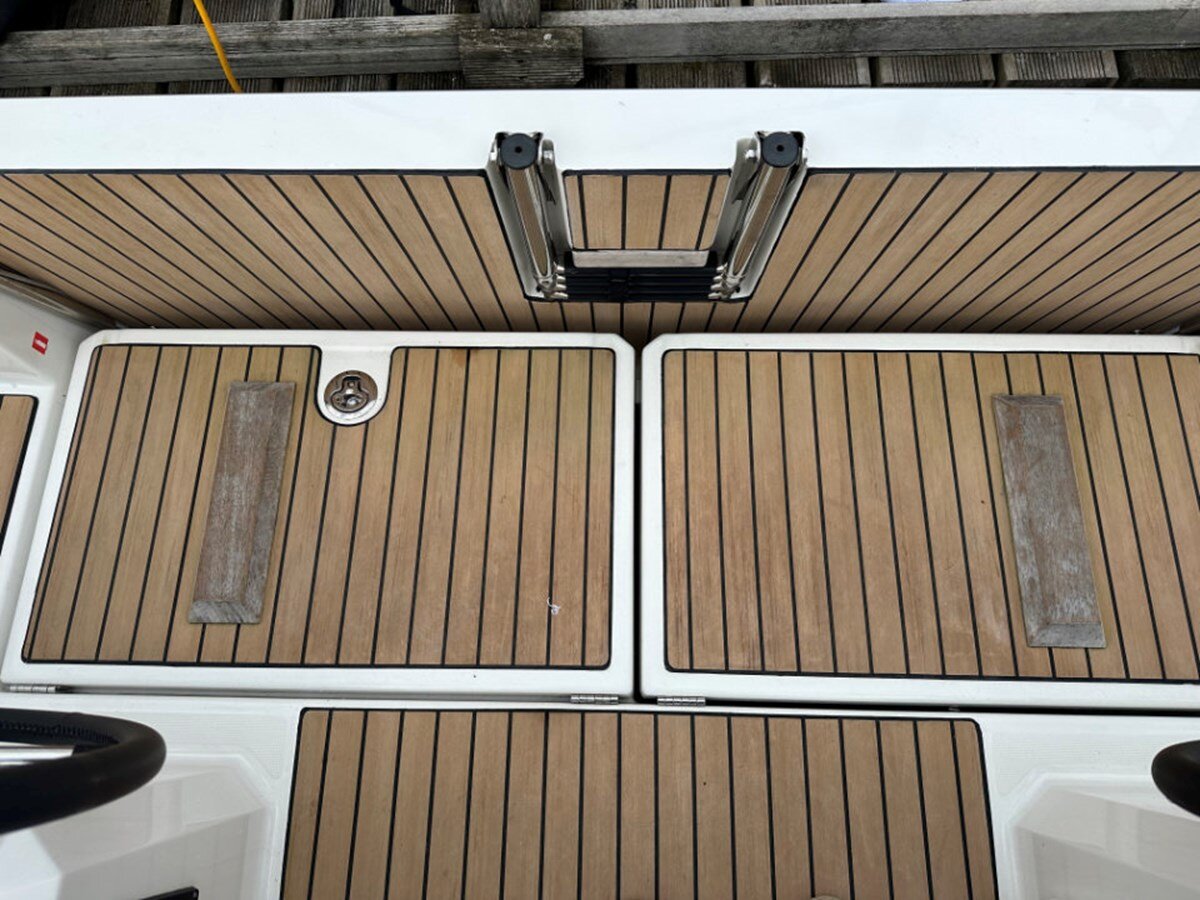 2023-jeanneau-33-11-8a4e0c