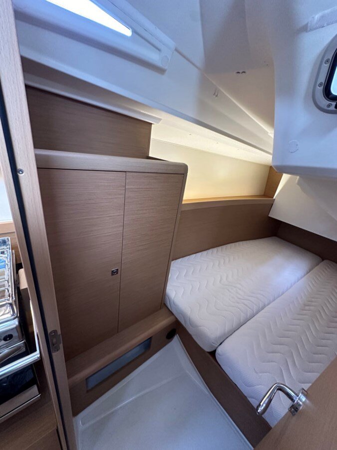 2023-jeanneau-33-11-8a4e0c
