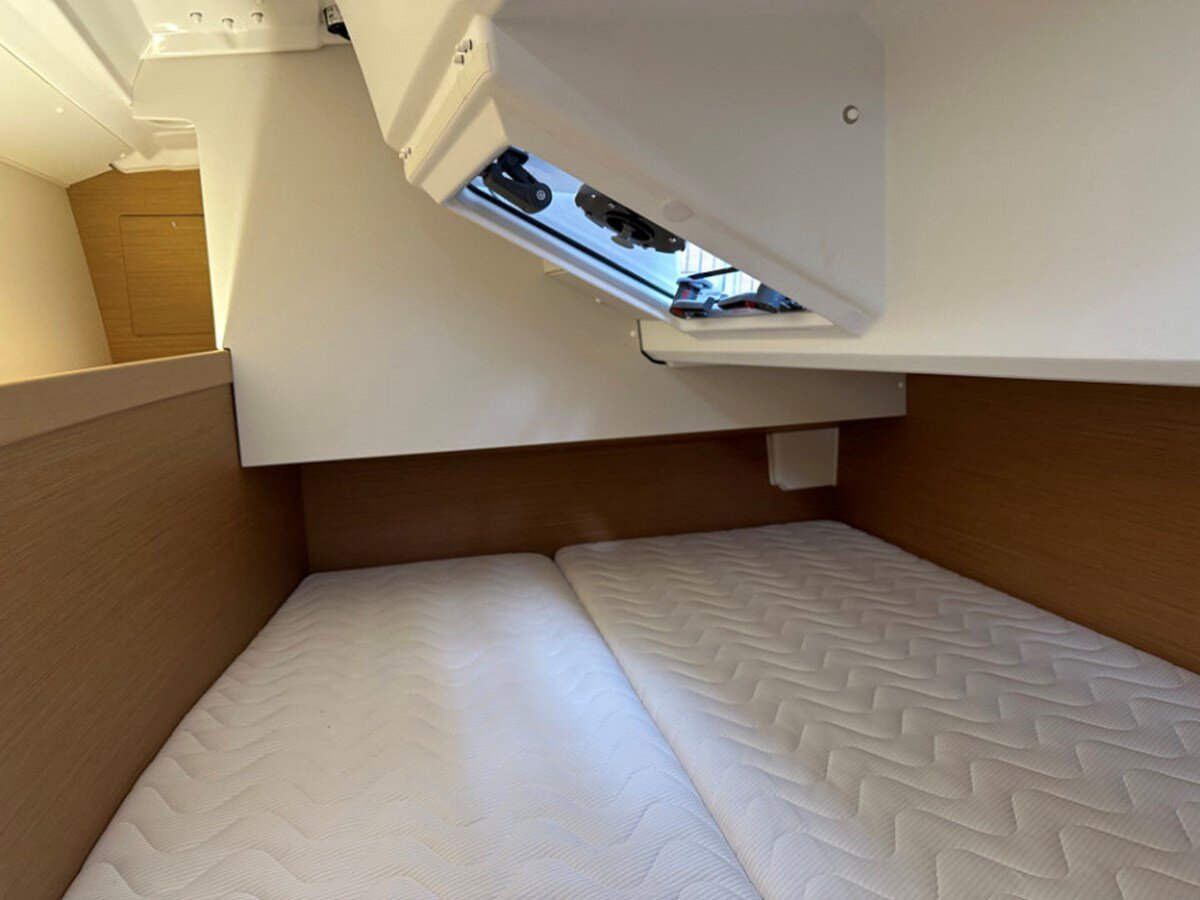 2023-jeanneau-33-11-8a4e0c