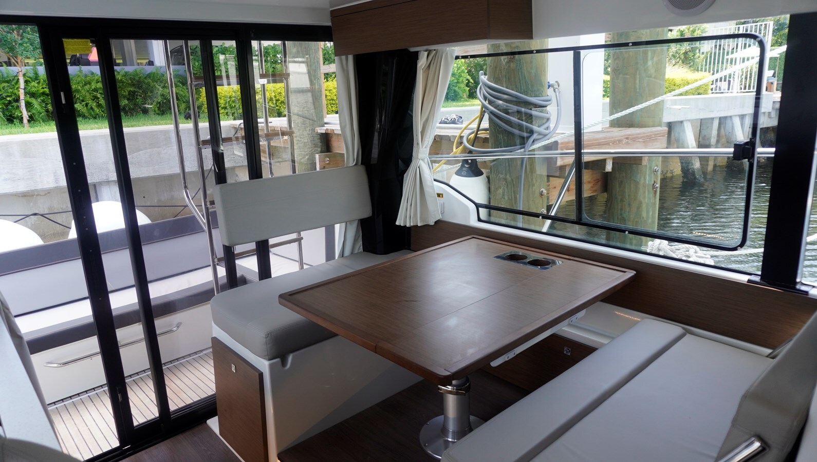 2023-jeanneau-34-3-89cd3f