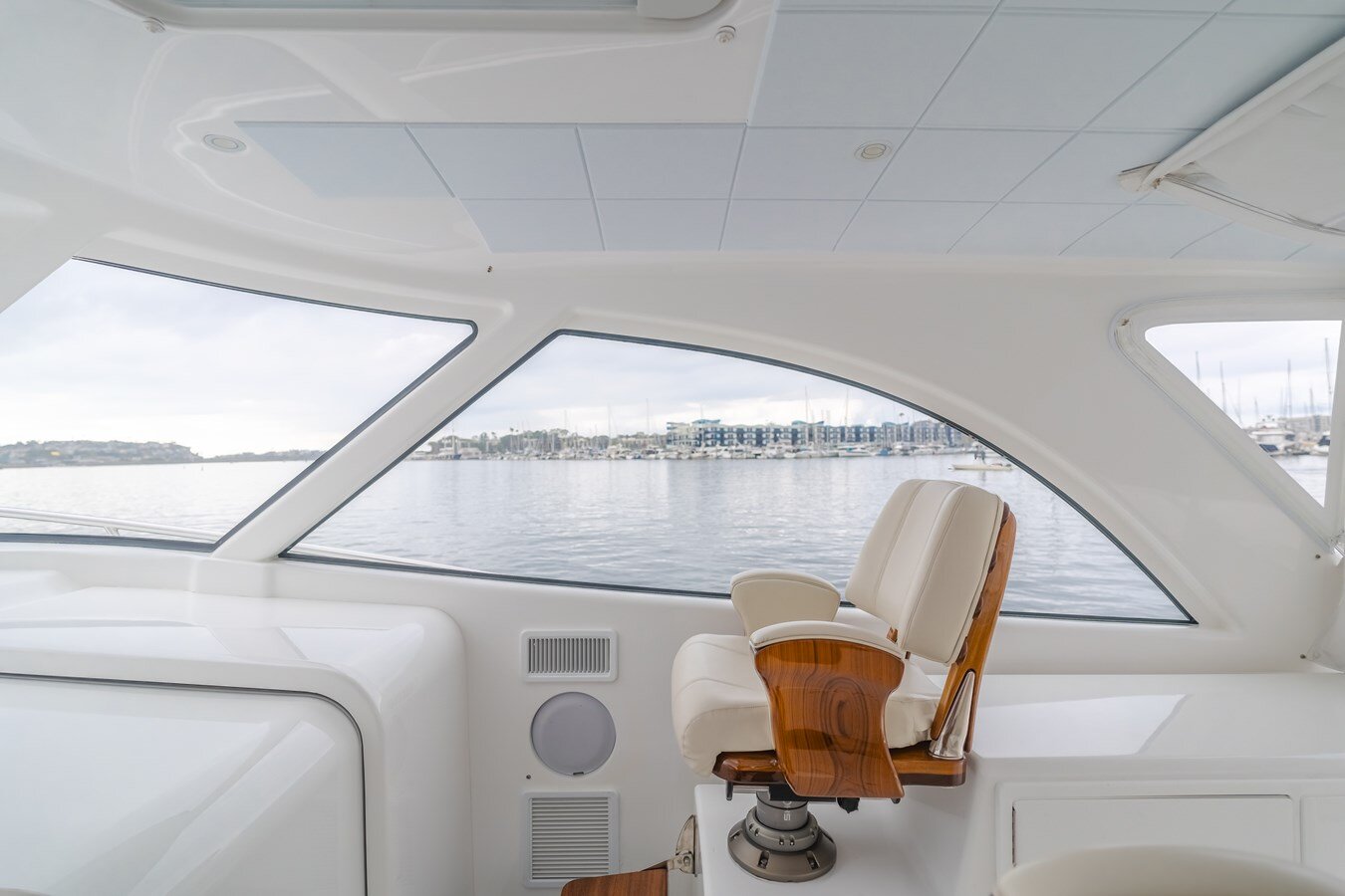 2023-mag-bay-yachts-42-ad6a1d