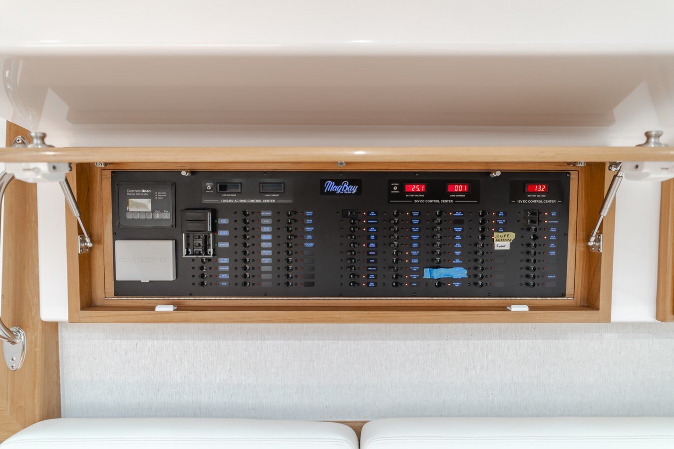 2023-mag-bay-yachts-42-e63fec