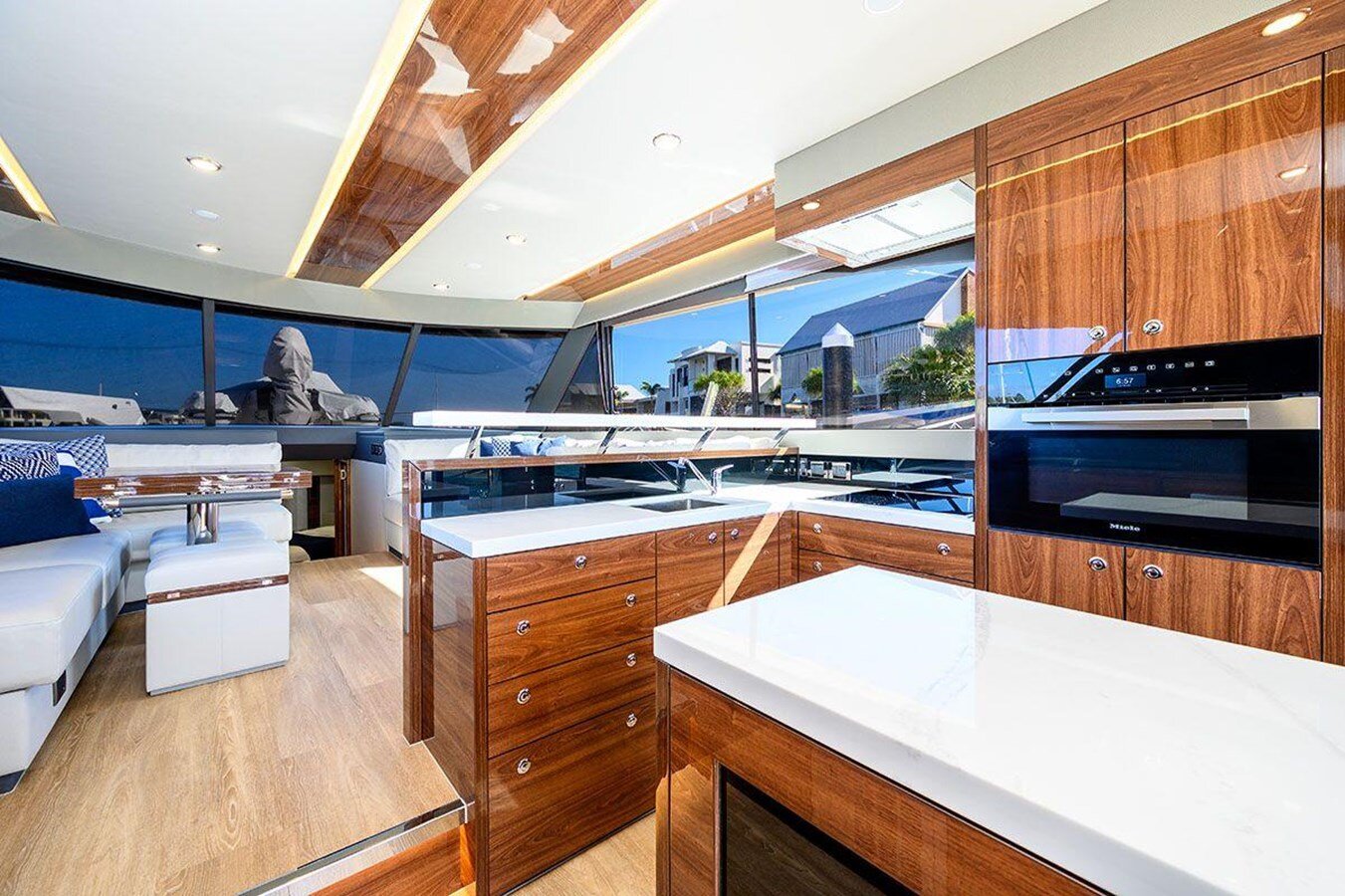 2023-maritimo-60-51c5df