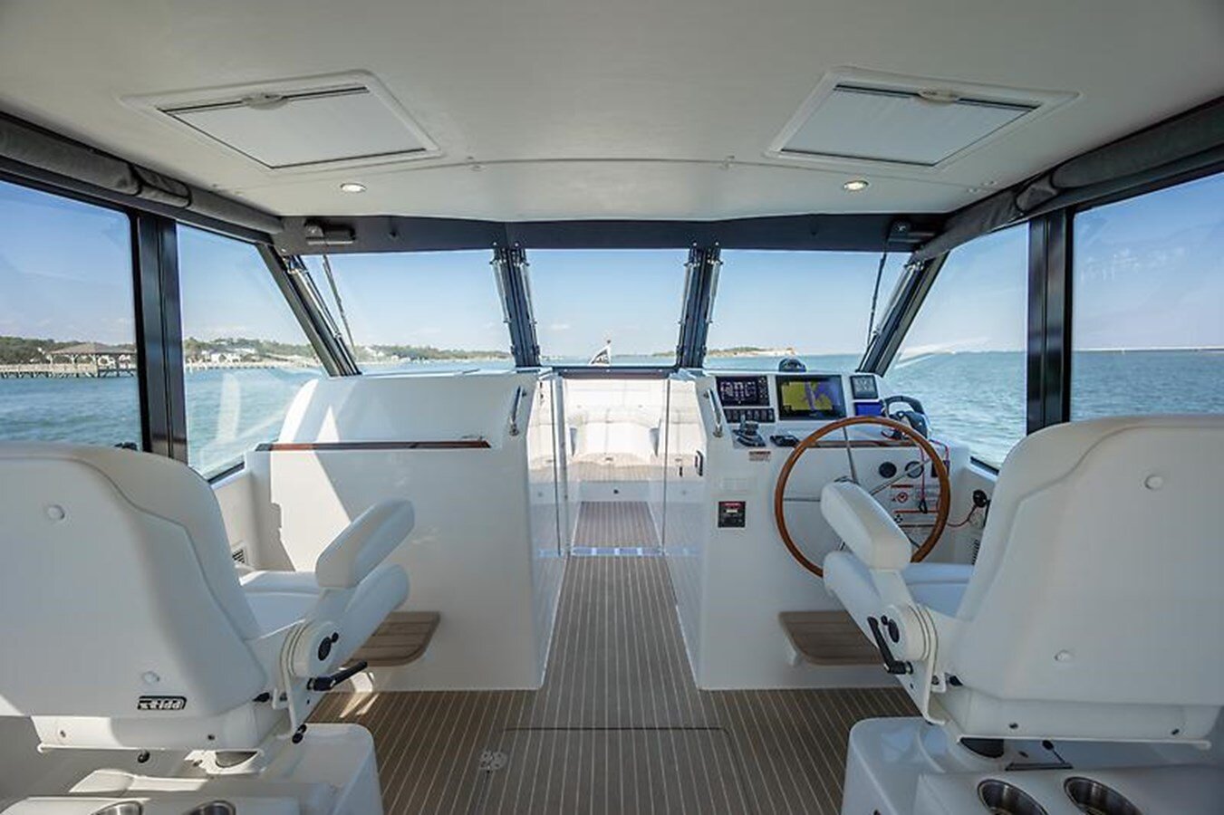 2023-mjm-yachts-35-1b4141