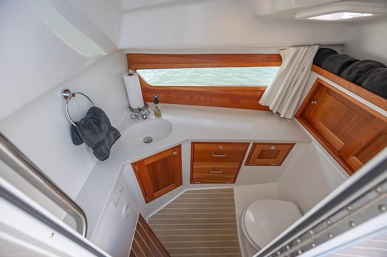 2023-mjm-yachts-35-1b4141