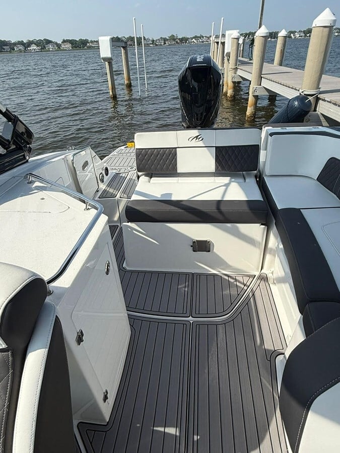 2023-monterey-29-1-eda090