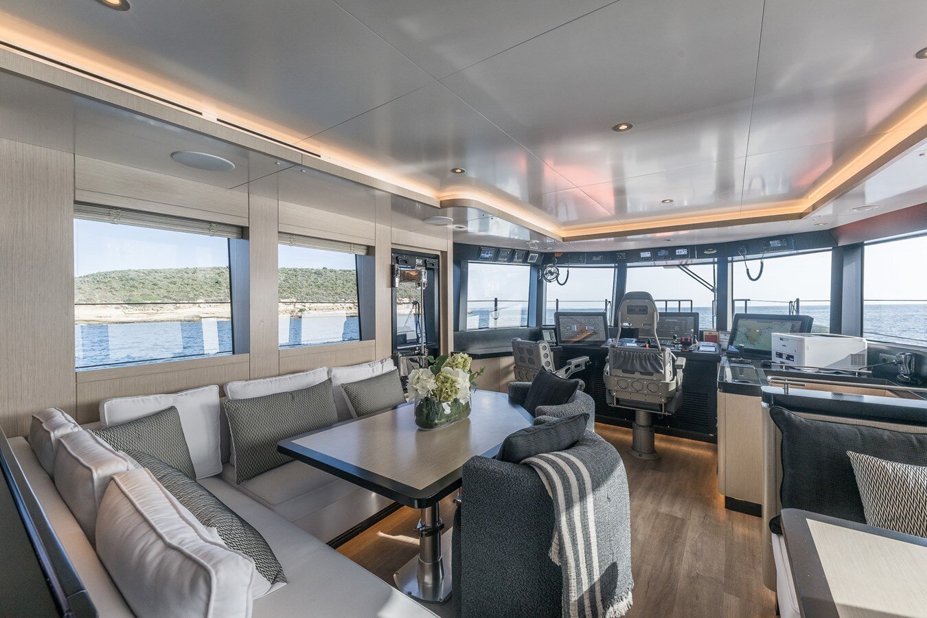 2023-naval-yachts-78-4-743ee6