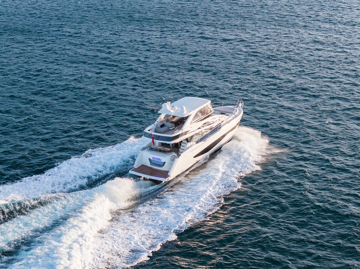 2023-pearl-motor-yachts-62-ec2b69