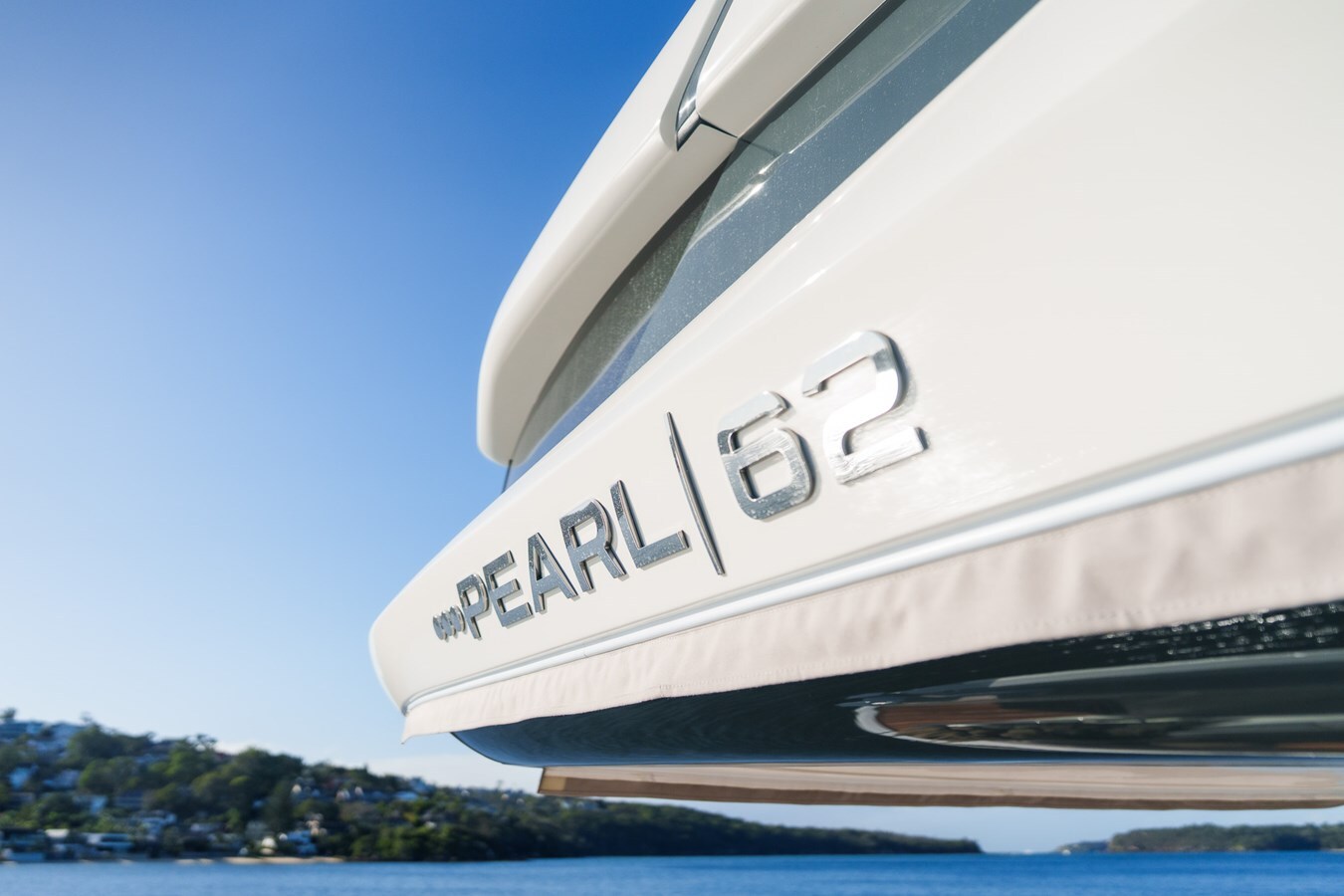 2023-pearl-motor-yachts-62-ec2b69