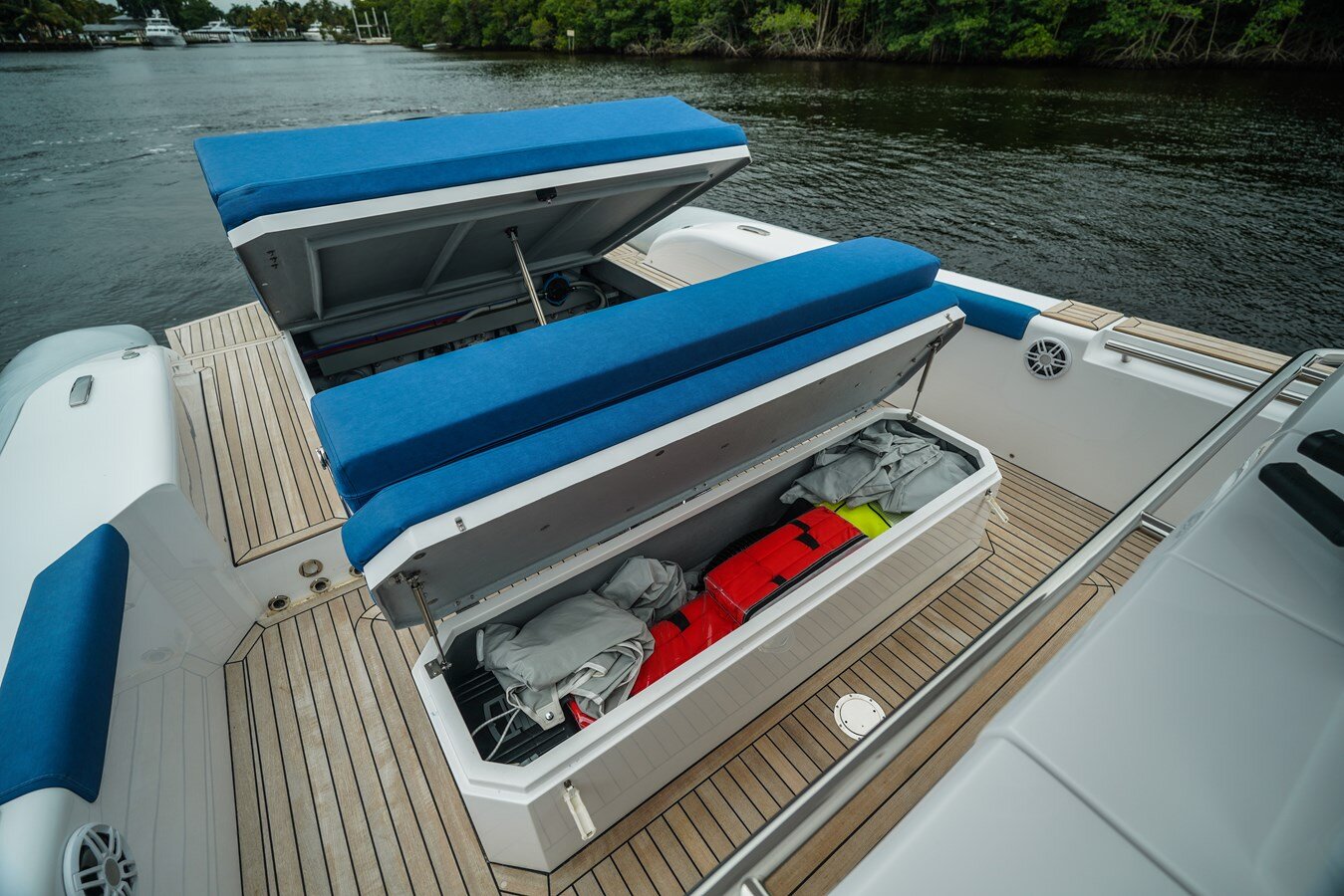 2023-pirelli-42-c05146