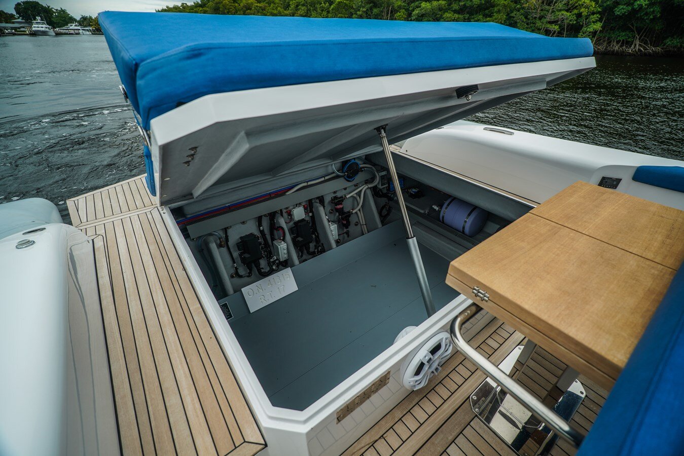 2023-pirelli-42-c05146