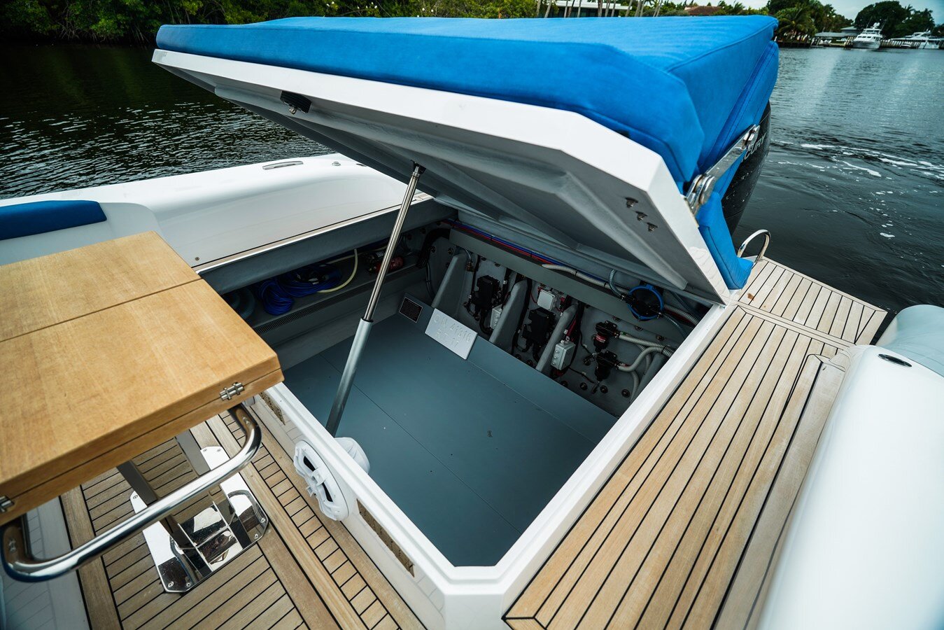 2023-pirelli-42-c05146