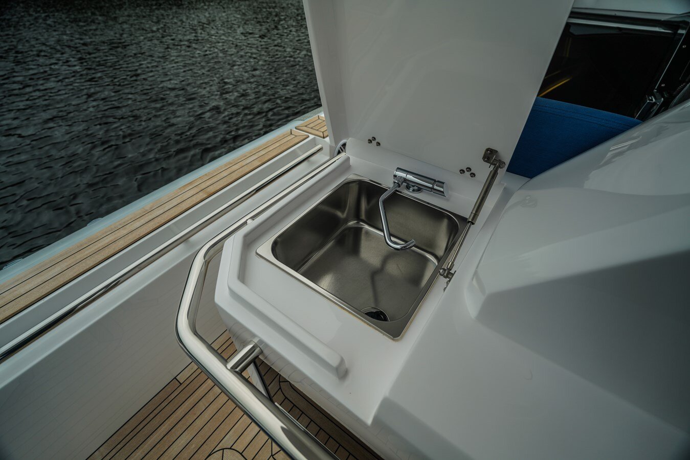 2023-pirelli-42-c05146