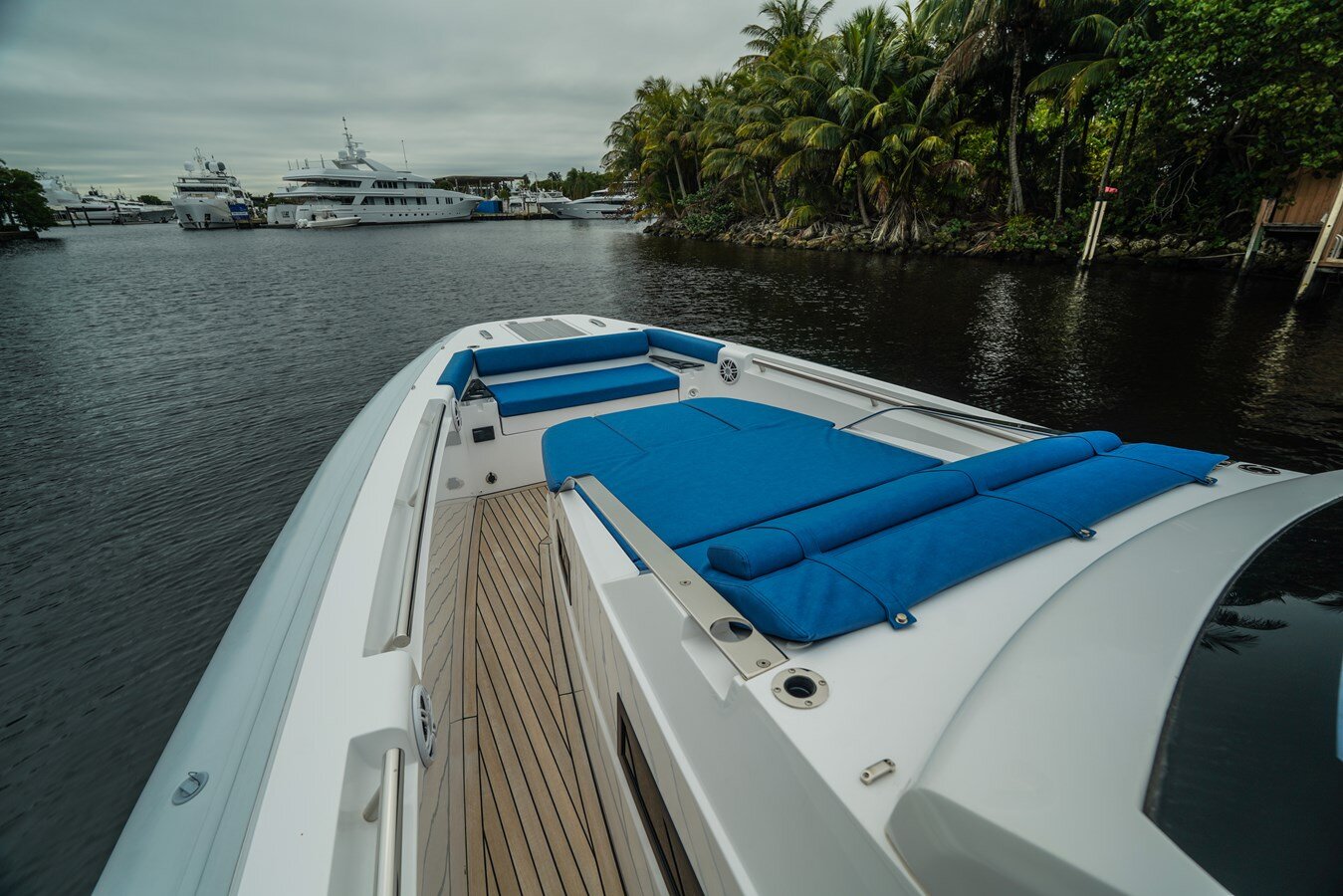 2023-pirelli-42-c05146