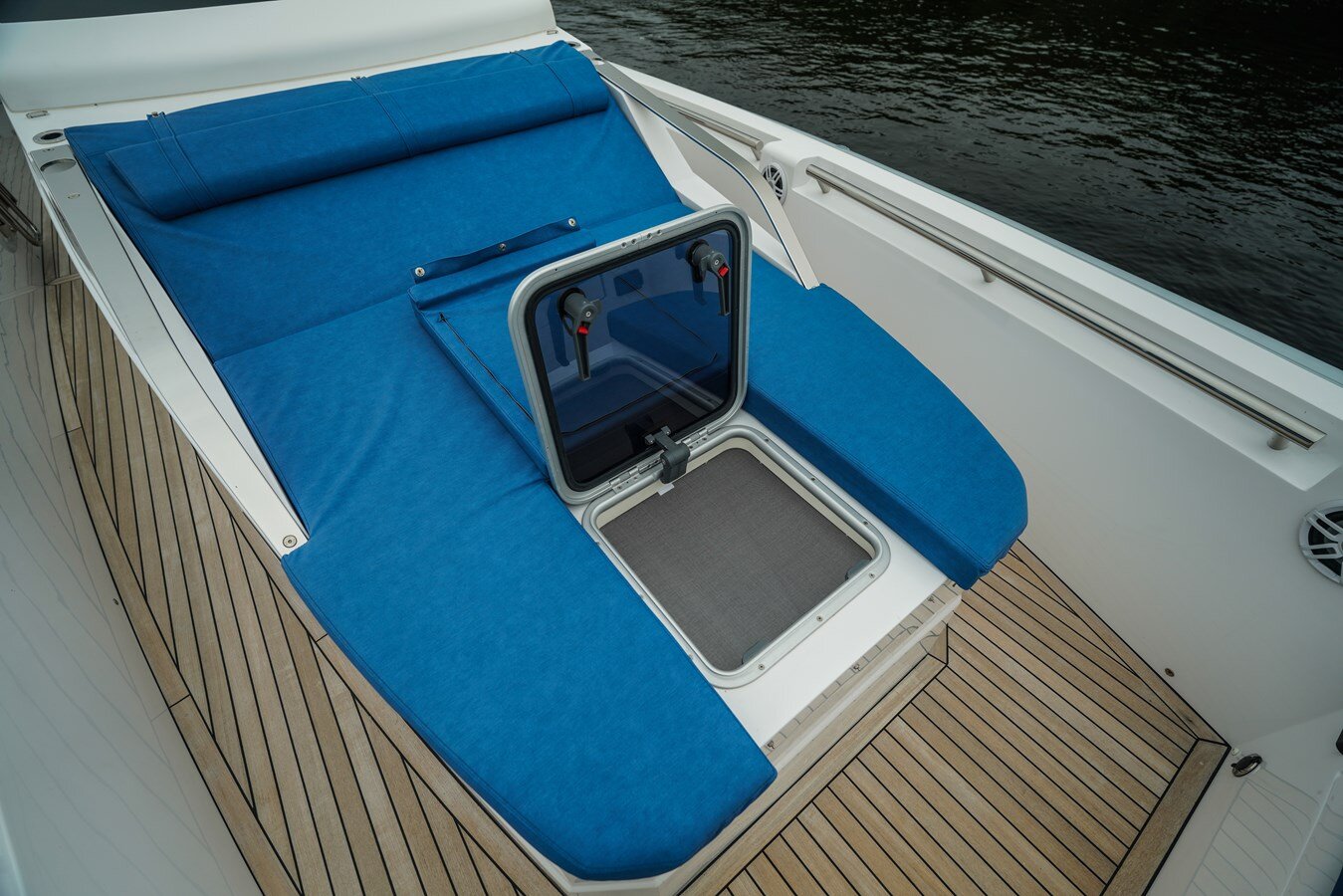 2023-pirelli-42-c05146