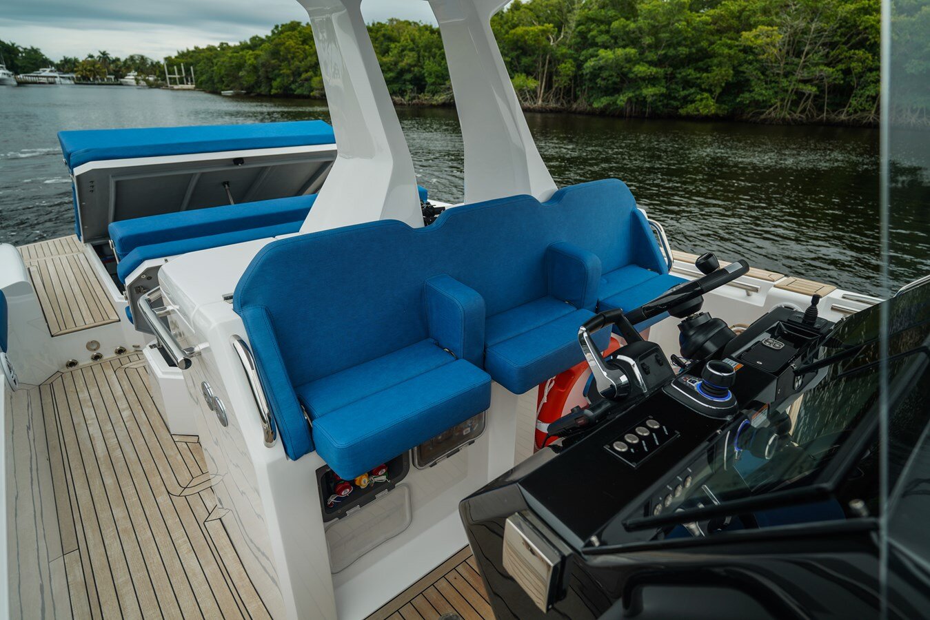 2023-pirelli-42-c05146