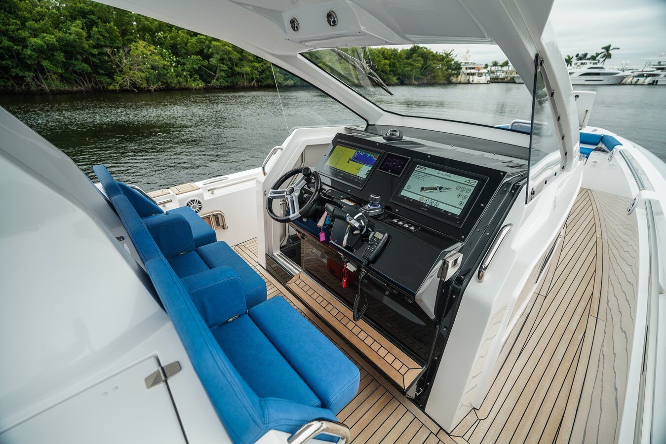 2023-pirelli-42-c05146