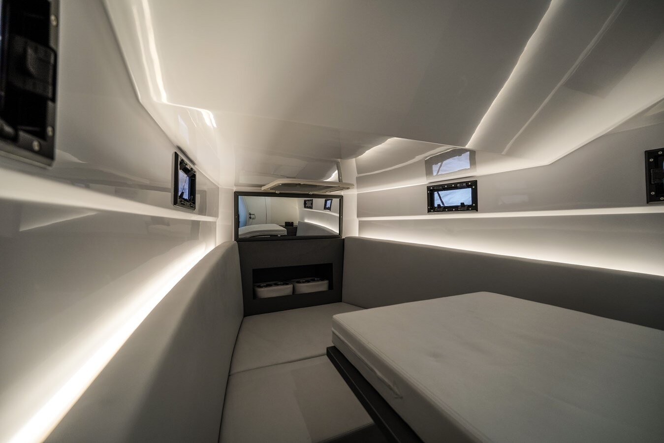 2023-pirelli-42-c05146