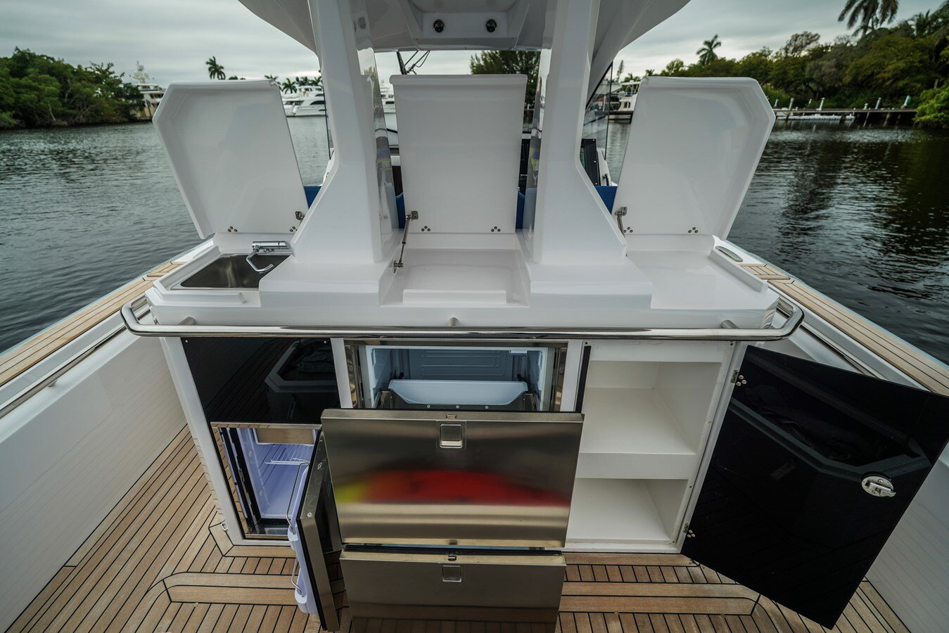 2023-pirelli-42-c05146