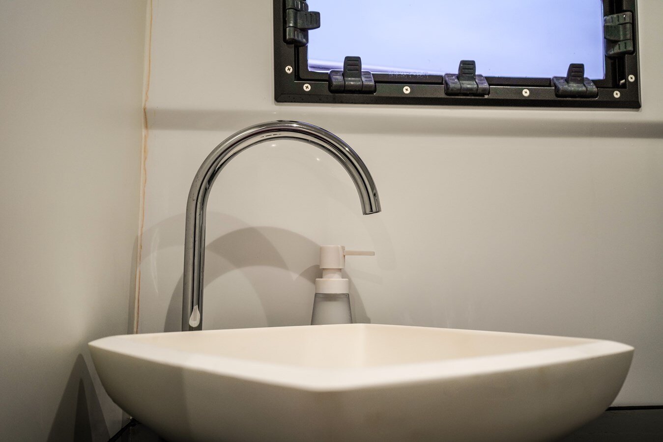 2023-pirelli-42-c05146