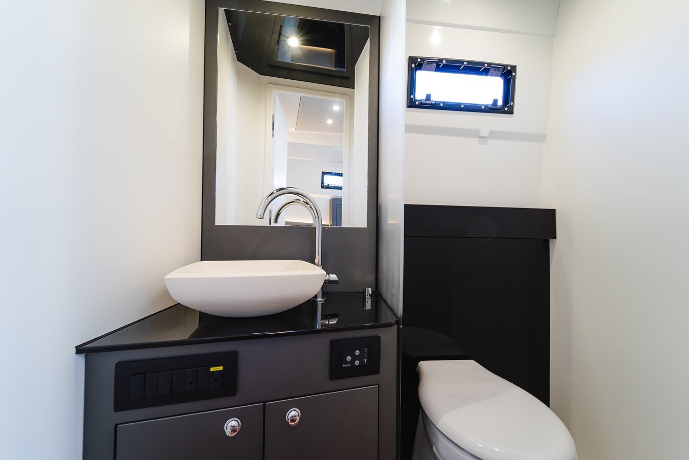 2023-pirelli-50-6328e5