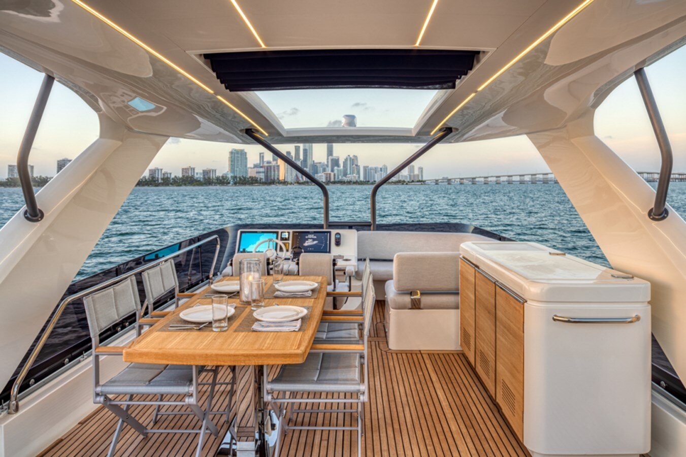 2023 PRESTIGE 70' 5