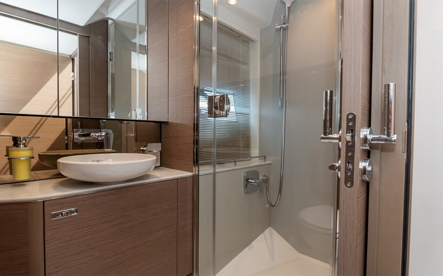 2023-princess-yachts-147-8-239c1d