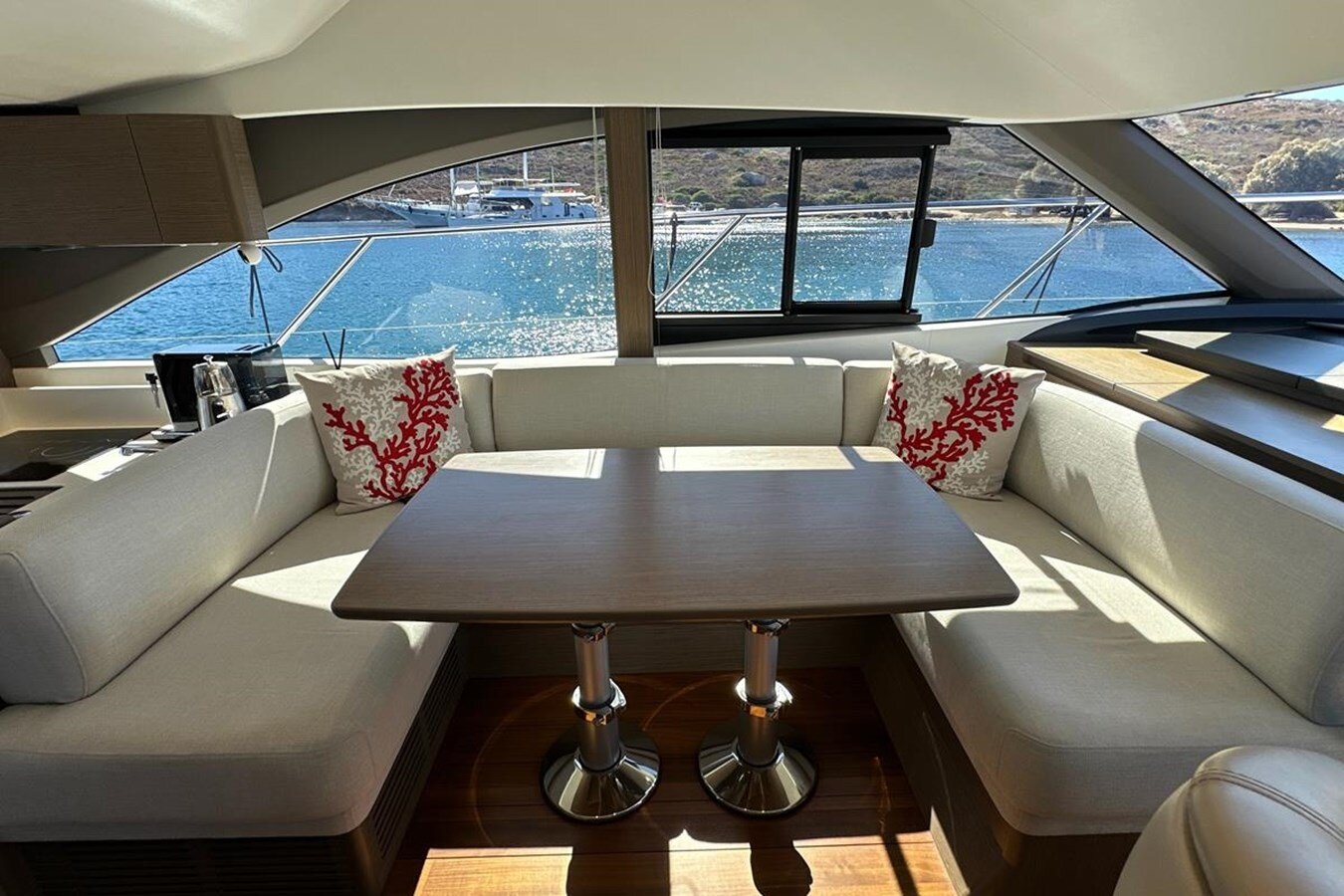 2023-princess-yachts-47-1-f1c9a8