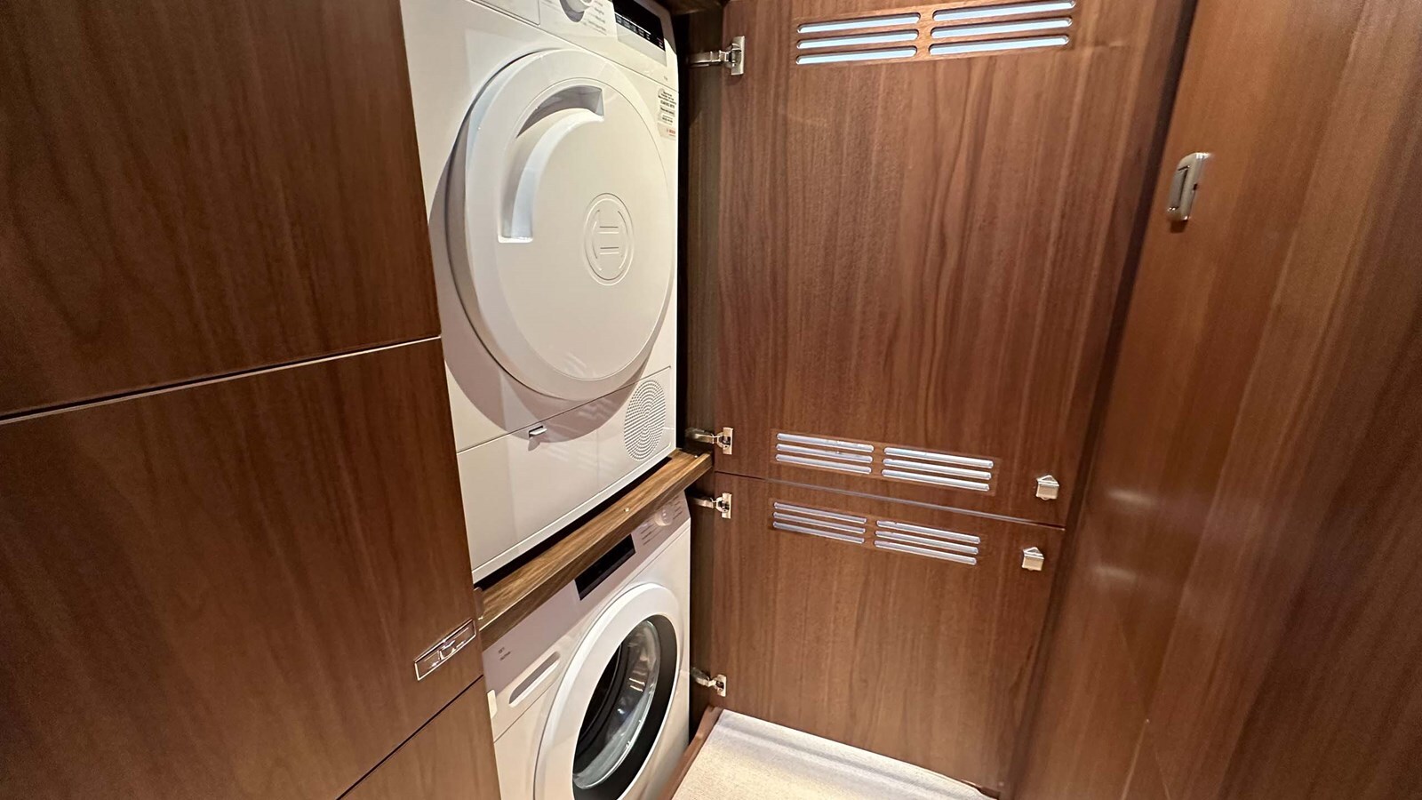 2023-princess-yachts-66-7-808cbc